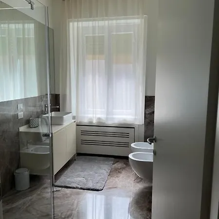 Milano: Bellissimo In Pieno Centro 아파트